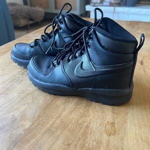Boys Nike Winter Boot 3.5Y